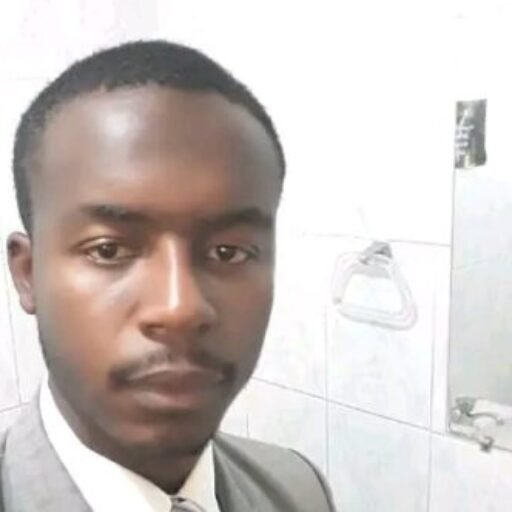 Ab. Edgar Wladimir Espinoza Calderón